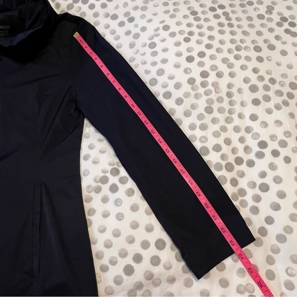 RAINFOREST Ruffle Front Hooded Packable Travel Raincoat Navy Size Small - Picture 12 of 14